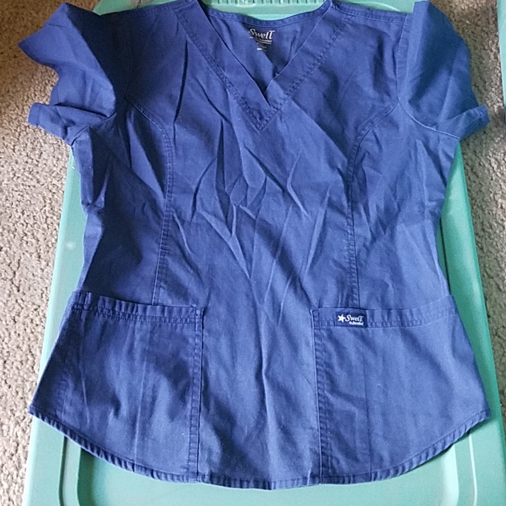 Swell scrub top